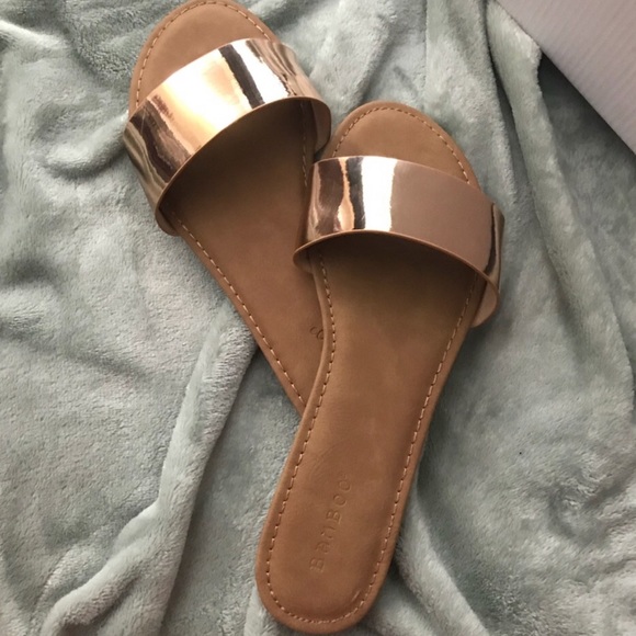 ❌SOLD❌ New Rose Gold Metallic Slip On Sandals. - Picture 6 of 6